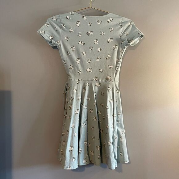 Hollister Floral Short Sleeve Mini Wrap Dress | SZ XS - Picture 9 of 15